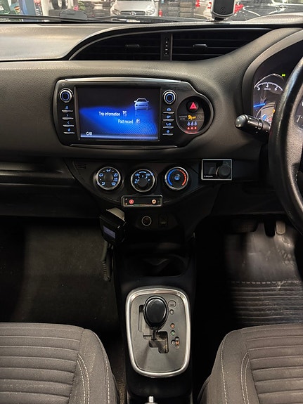Toyota Yaris 15 of 23