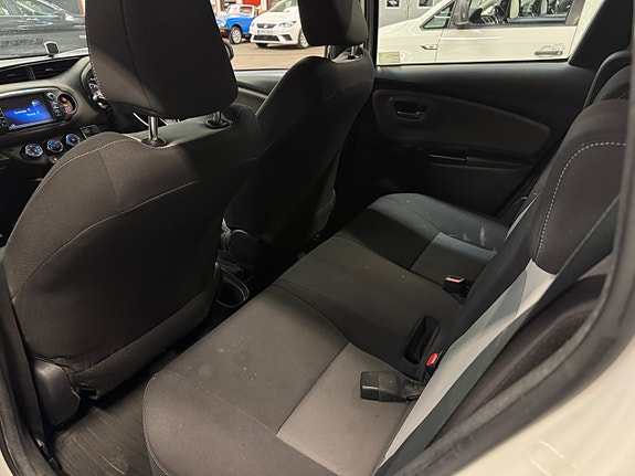 Toyota Yaris 10 of 23