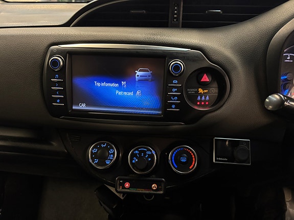 Toyota Yaris 18 of 23