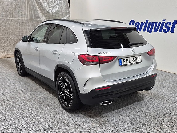 Mercedes-Benz GLA200 3 of 12