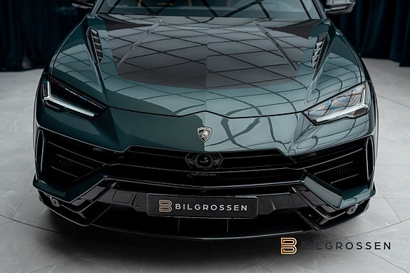 Lamborghini Urus 8 of 30