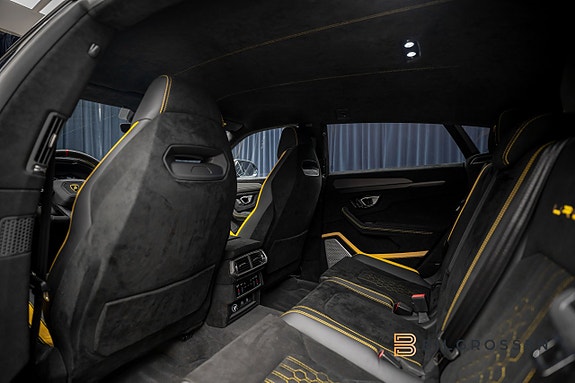 Lamborghini Urus 21 of 30