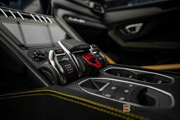 Lamborghini Urus 28 of 30