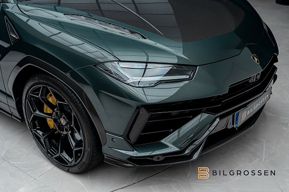 Lamborghini Urus 14 of 30