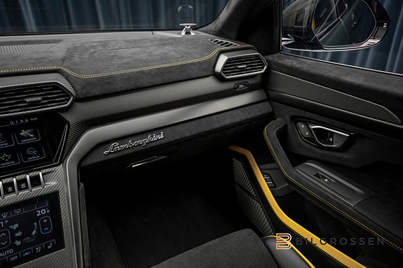 Lamborghini Urus 25 of 30