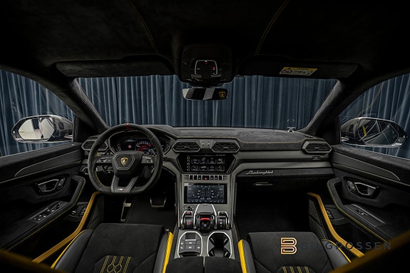 Lamborghini Urus 17 of 30