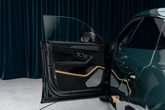 Lamborghini Urus 16 of 30