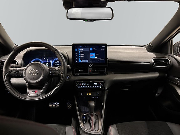 Toyota Yaris 9 of 26