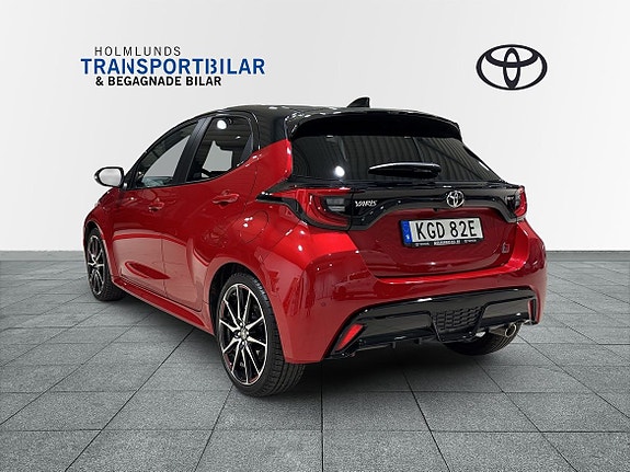 Toyota Yaris 3 of 26