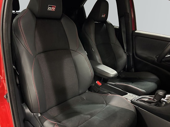 Toyota Yaris 7 of 26