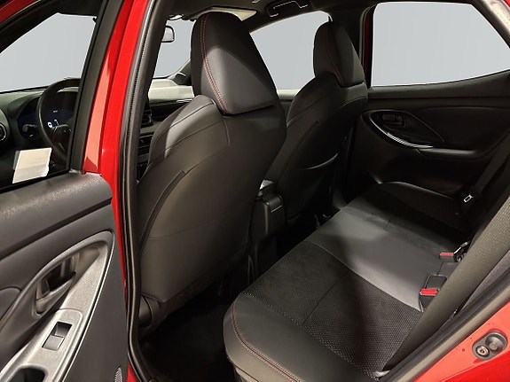 Toyota Yaris 11 of 25