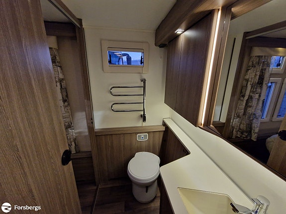 Kabe ROYAL 780 TDL KS / Queensbed 19 of 21