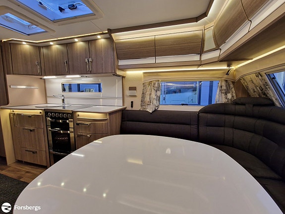 Kabe ROYAL 780 TDL KS / Queensbed 3 of 21