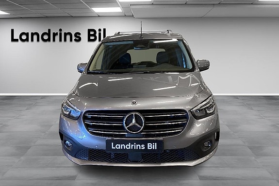 Mercedes-Benz T180 d 2 of 5