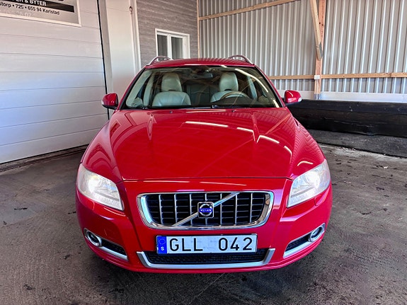 Volvo V70 3 of 5