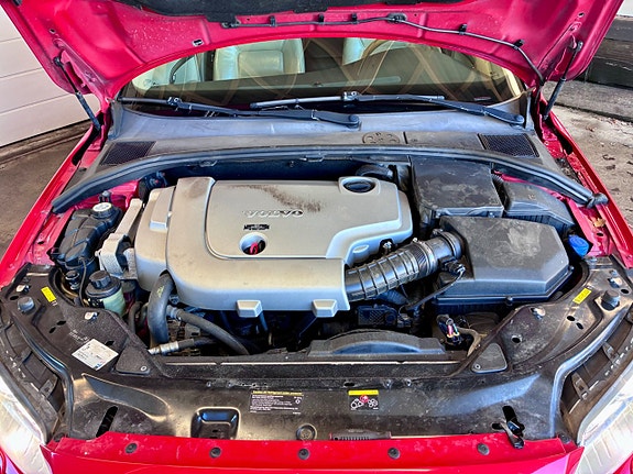 Volvo V70 4 of 5