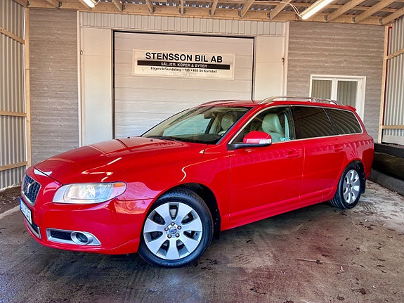 Volvo V70 2 of 5