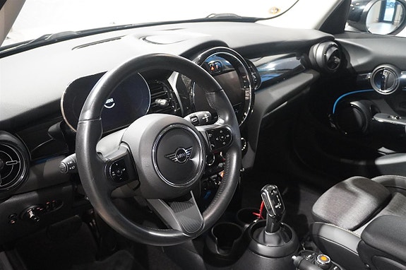 MINI Cooper 3 of 5