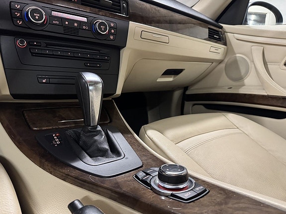 BMW 325i 12 of 14