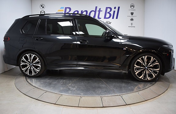 BMW X7 22 of 30
