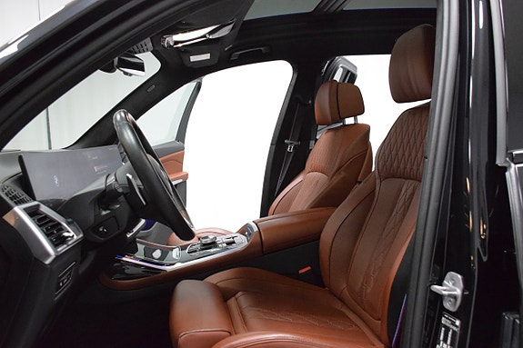 BMW X7 3 of 30
