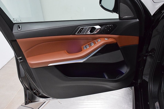 BMW X7 28 of 30