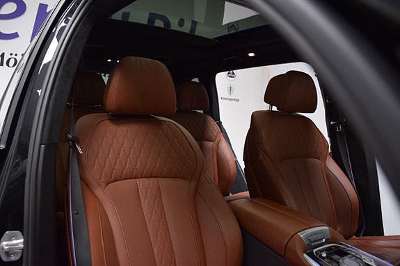 BMW X7 27 of 30