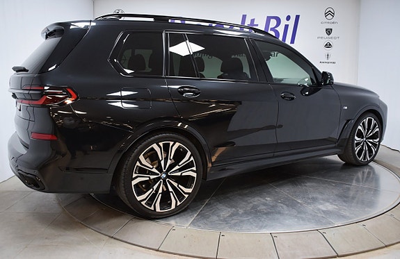 BMW X7 21 of 30