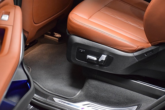 BMW X7 24 of 30
