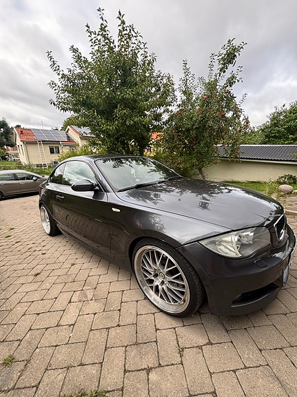 BMW 123d 2 of 10