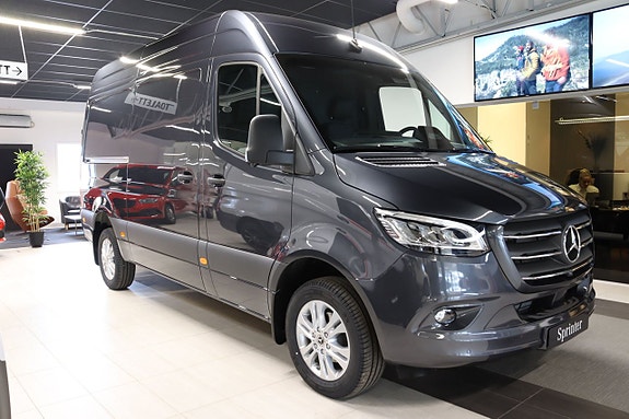 Mercedes-Benz Sprinter 319 2 of 5
