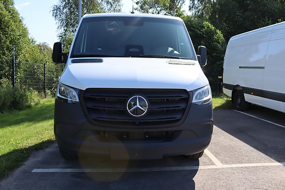 Mercedes-Benz eSprinter 420 3 of 5