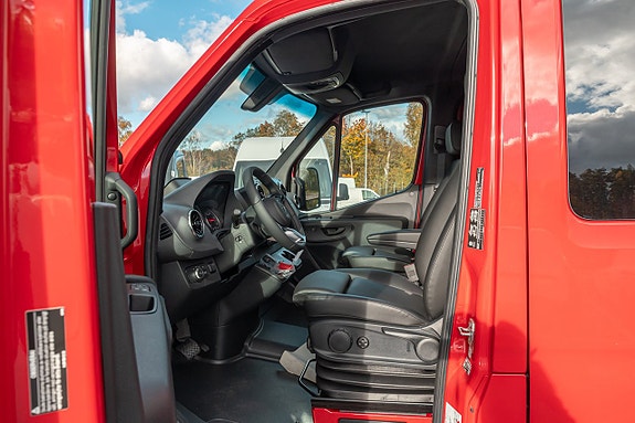 Mercedes-Benz Sprinter 319 11 of 12