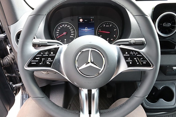 Mercedes-Benz Sprinter 319 9 of 11