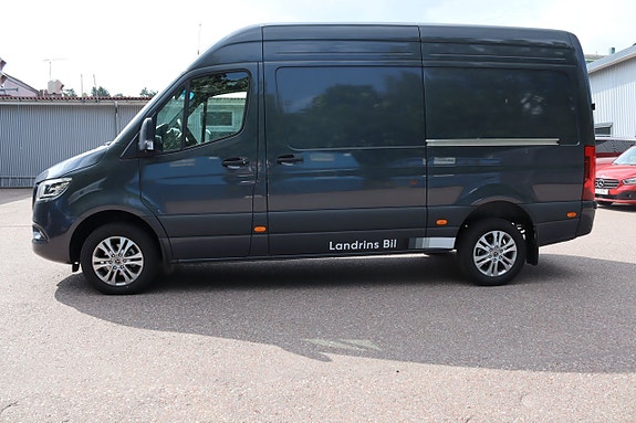 Mercedes-Benz Sprinter 319 2 of 5
