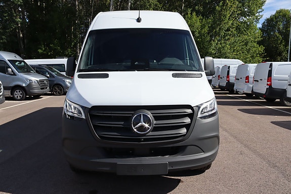 Mercedes-Benz eSprinter 420 2 of 6