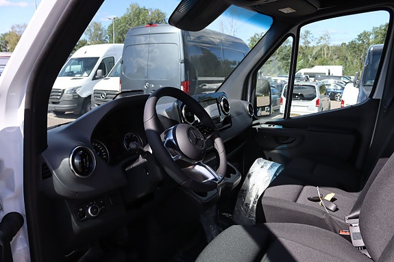 Mercedes-Benz eSprinter 420 6 of 6