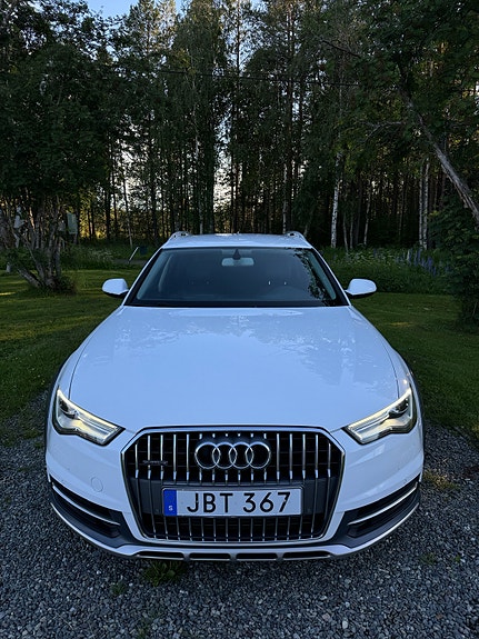 Audi A6 allroad 2 of 4