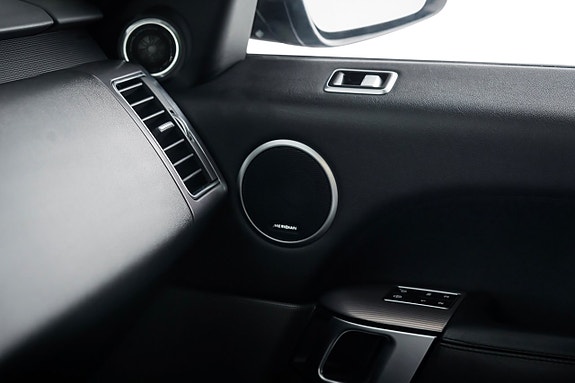Land Rover Range Rover Sport 17 of 24