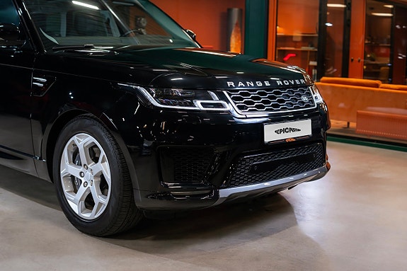 Land Rover Range Rover Sport 2 of 5