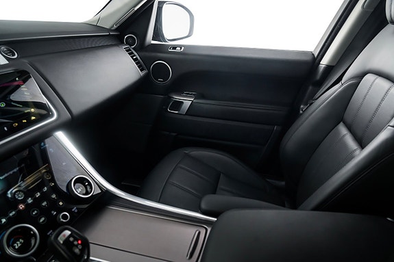 Land Rover Range Rover Sport 16 of 24
