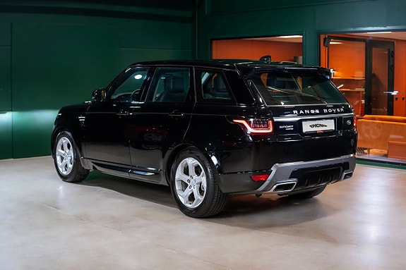Land Rover Range Rover Sport 3 of 5