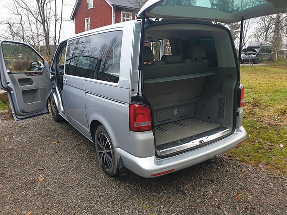 Volkswagen Multivan 3 of 5