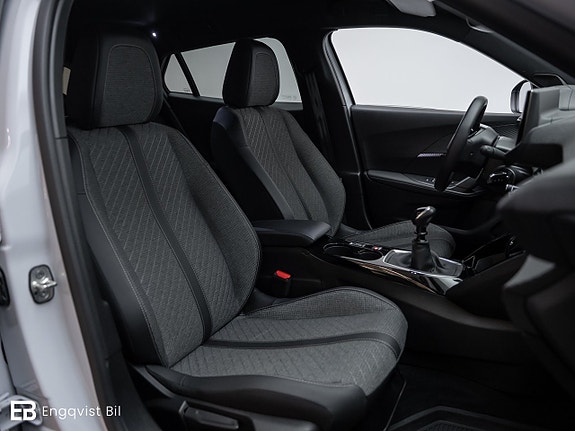 Peugeot 2008 23 of 27