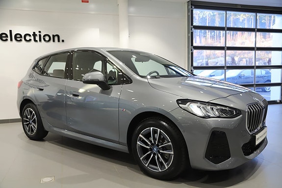 BMW 225e 2 of 12