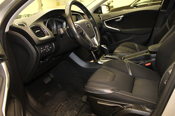 Volvo V40 12 of 19