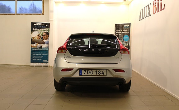 Volvo V40 7 of 19