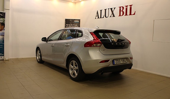Volvo V40 5 of 19
