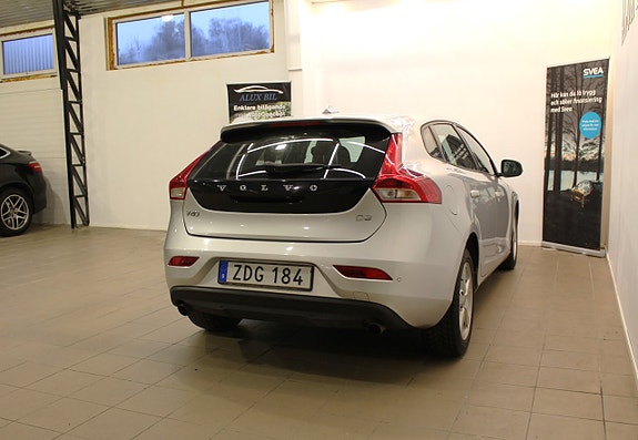 Volvo V40 8 of 19