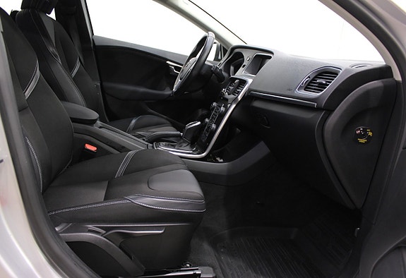 Volvo V40 14 of 19